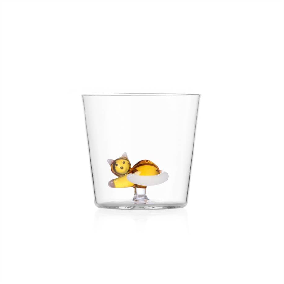 Verre à eau Tabby Cat — Lying Amber Cat With White Tail