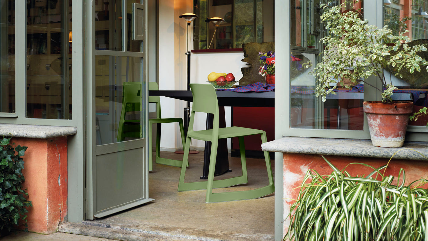 Chaise Tip Ton — Tip Ton RE industrial green_Trapeze_web_16-9