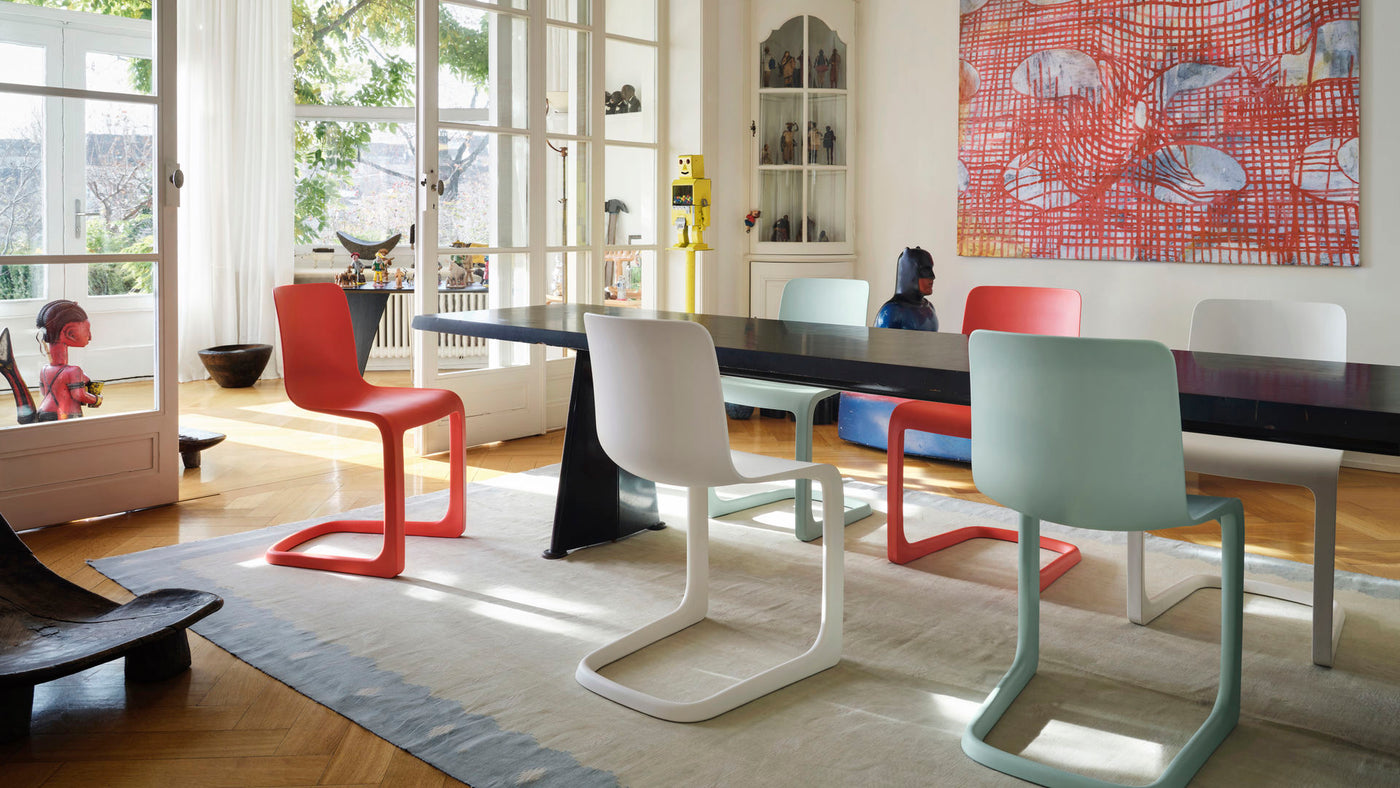 Chaise EVO-C — EVO-C Dining Scene 1, colour mix_web_16-9