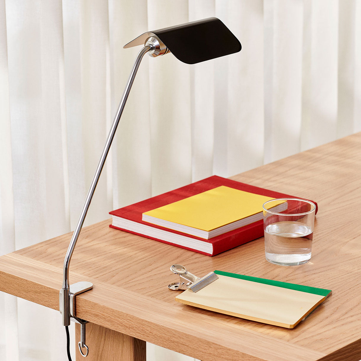 Lampe à pince Apex Bureau — ambiance