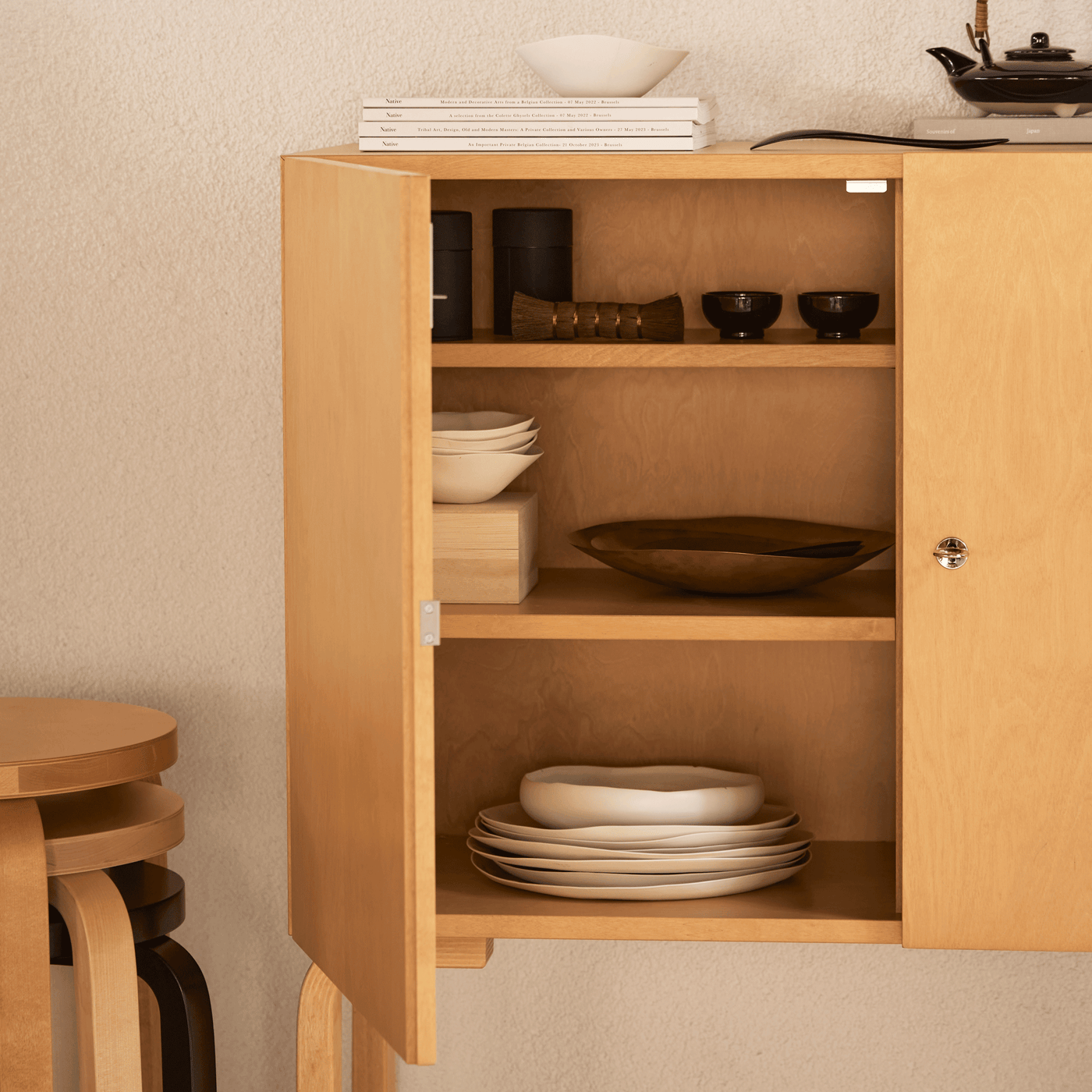 Cabinet 250 – Storage & Organisation – Artek