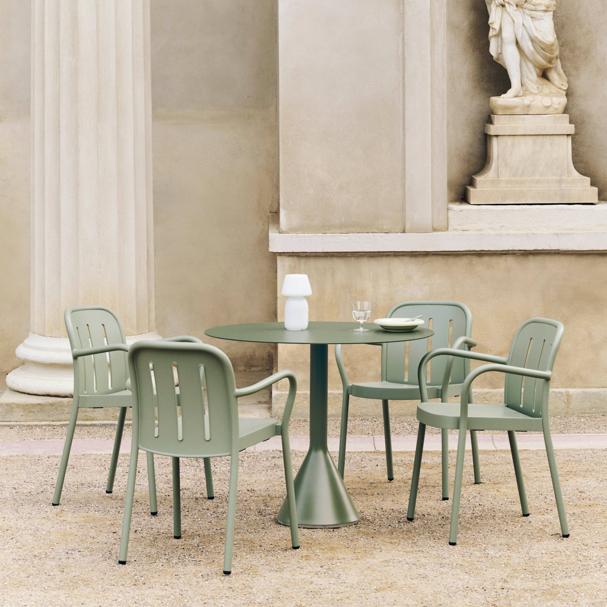 Chaise Deville avec Accoudoirs — ambiance