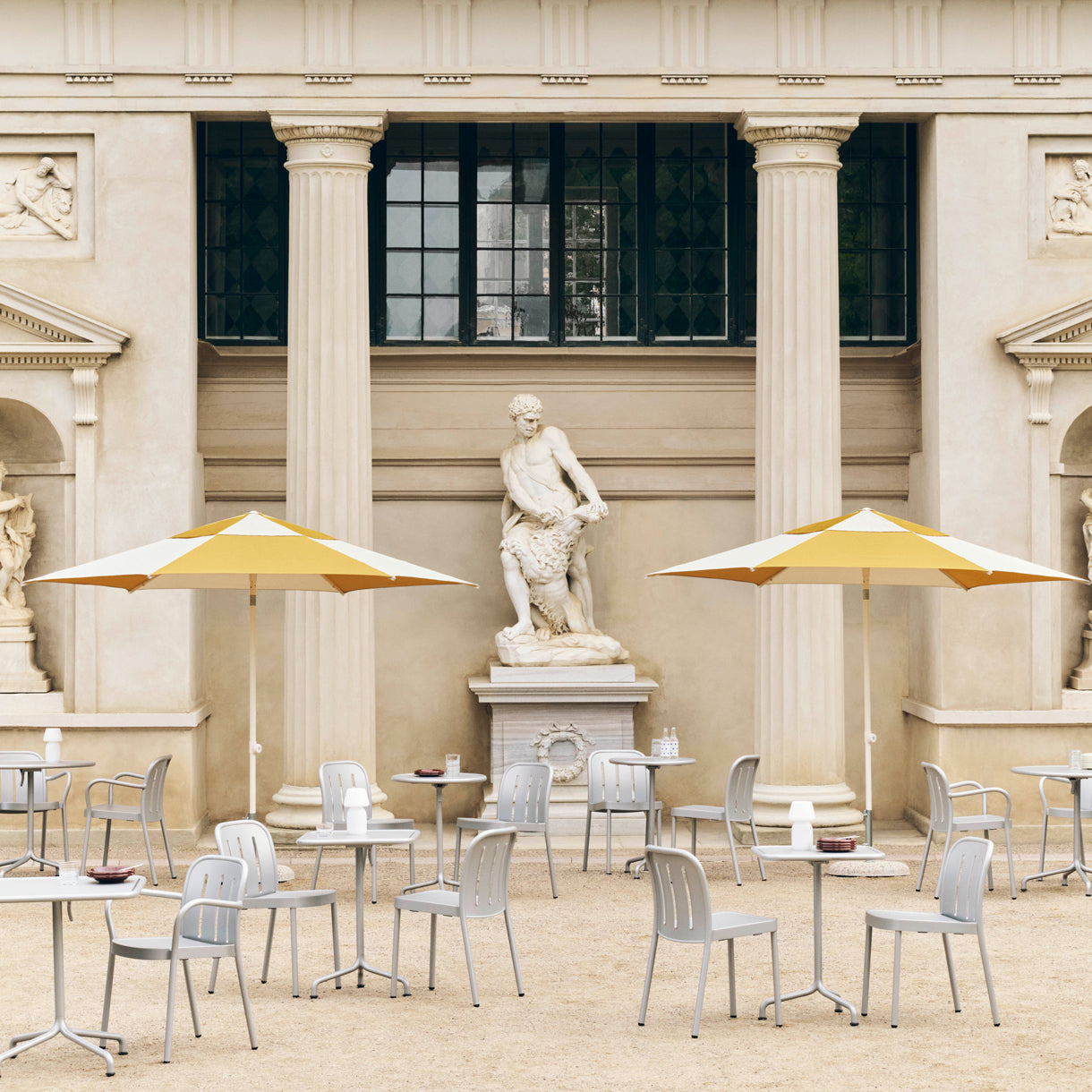 Chaise Deville — ambiance