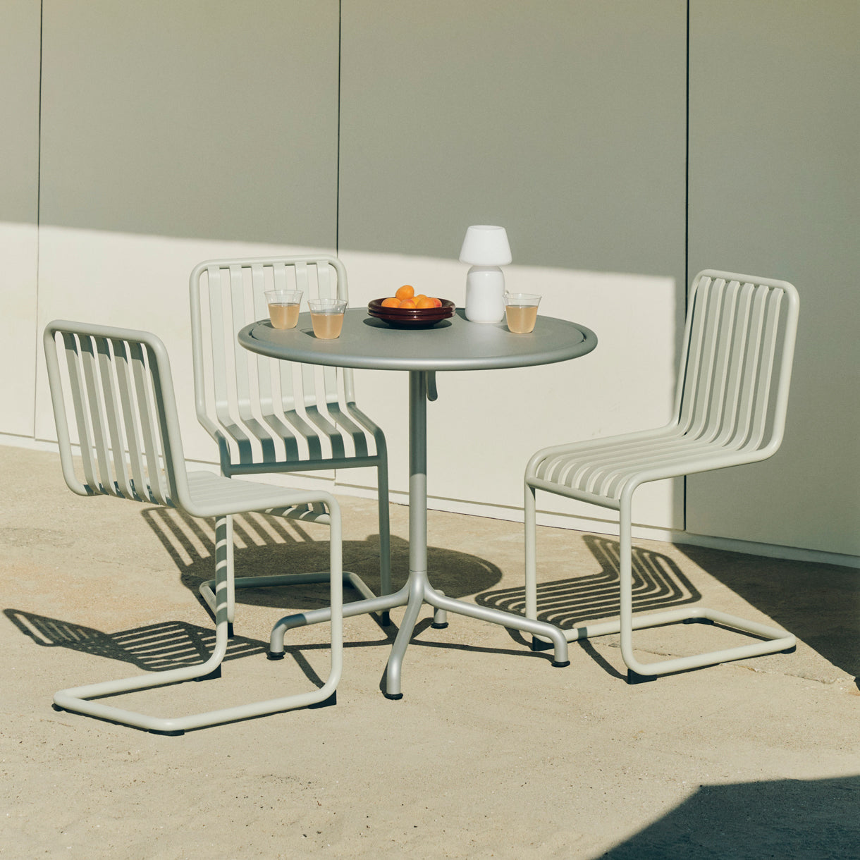 Chaise Palissade Cantilever - ambiance