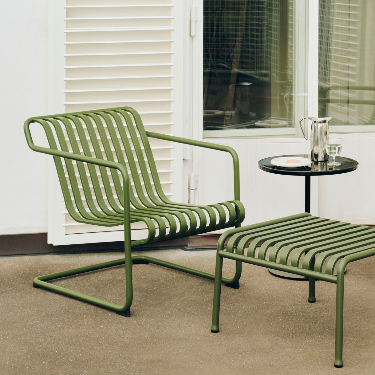 Fauteuil Palissade Cantilever Low — ambiance