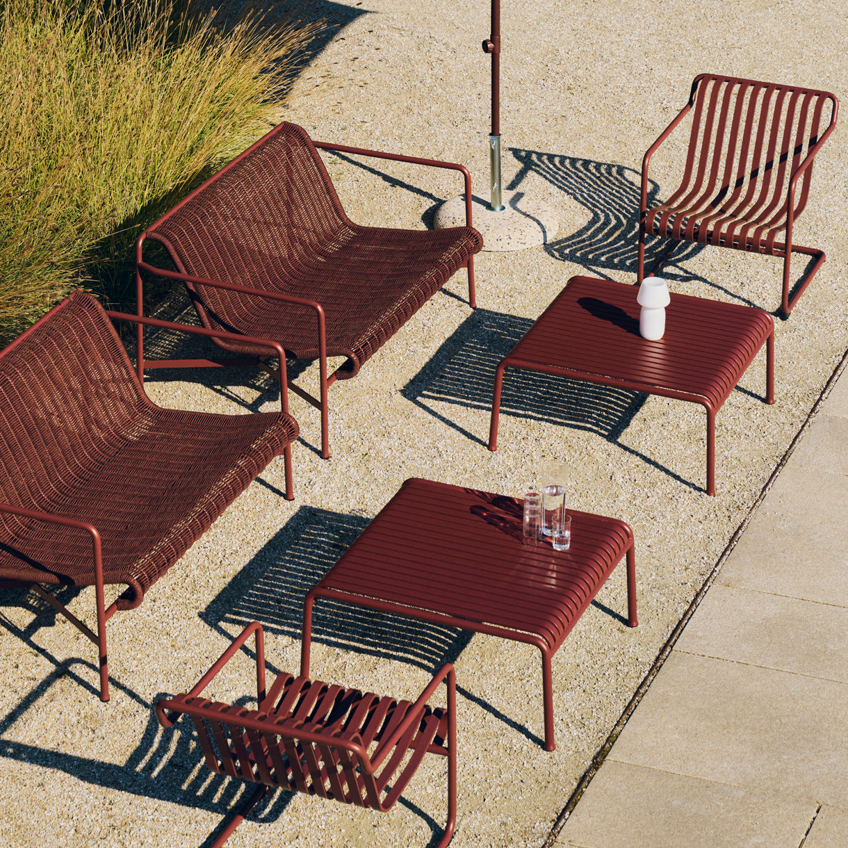 Fauteuil Palissade Cantilever Low — ambiance