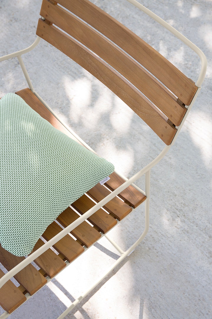 Fauteuil Surprising Bas Teck — ambiance