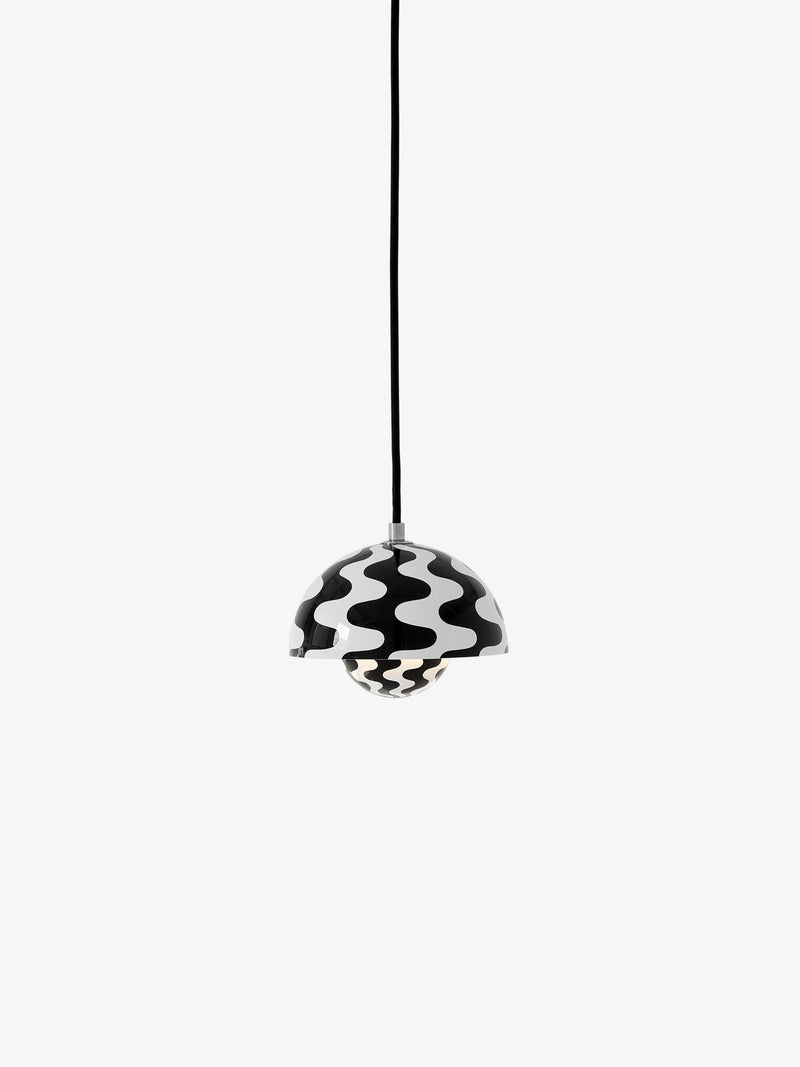 Suspension Flowerpot VP10 — Black & White pattern