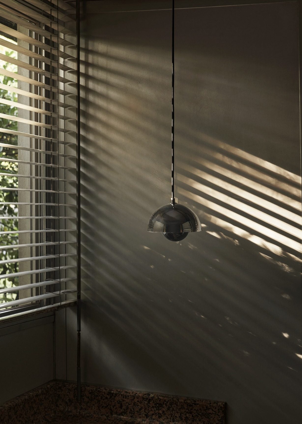 Suspension Flowerpot VP10 — ambiance
